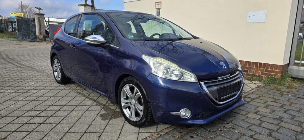 Peugeot 208 132.000 km 3.490 &euro; Leipzig - Ost 04328