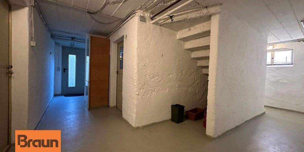 Mehrfamilienhaus, Wohnhaus Villingen-Schwenningen Schwenningen - 9 Zimmer, 214 m&sup2;, 390.000&euro; | Angebot:25862753