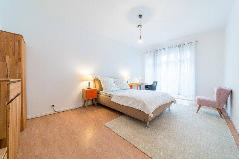 LuxusWohnung mit zwei Zimmern!