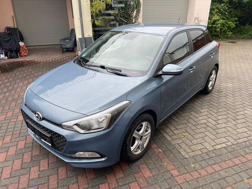 Hyundai i20 98.000 km 9.690 € Dresden 01139