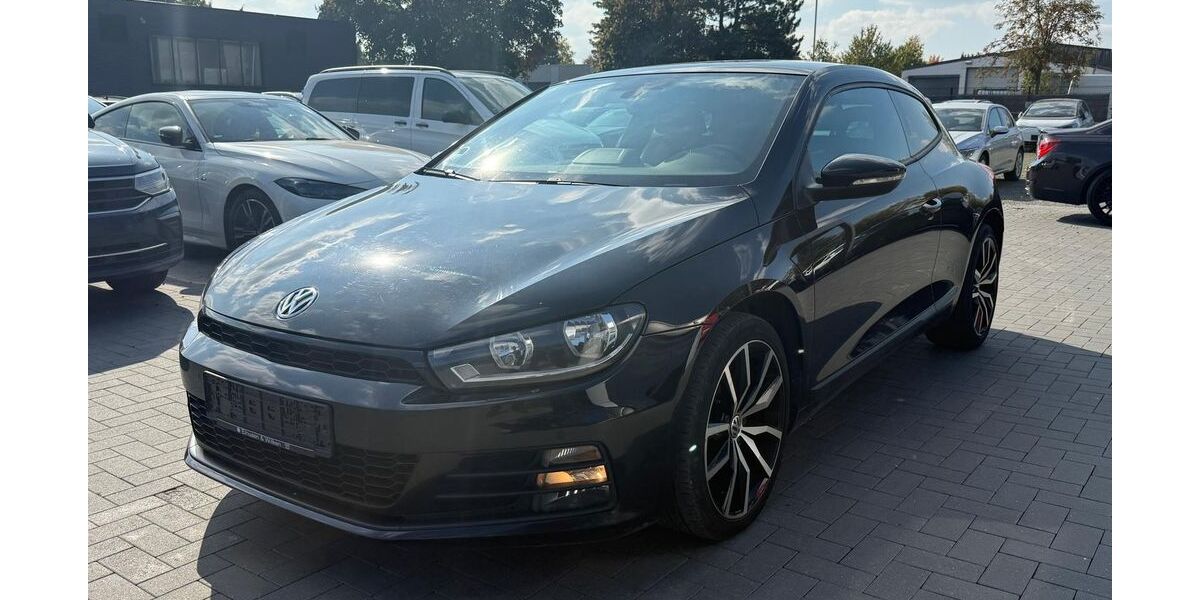 VW Scirocco 166.899 km 8.990 € Vechelde 38159