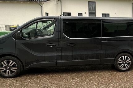 Renault Trafic 22.000 km 40.250 &euro; Renquishausen 78603