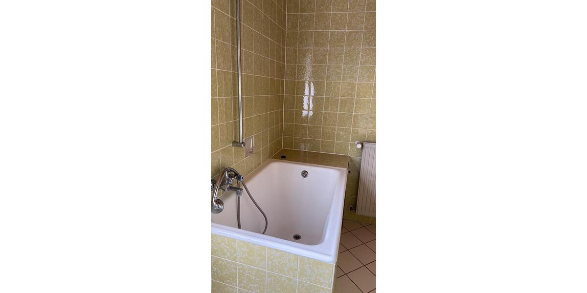 Villa Adenau - 7 Zimmer, 150 m&sup2;, 1.000&euro; | Angebot:26042213