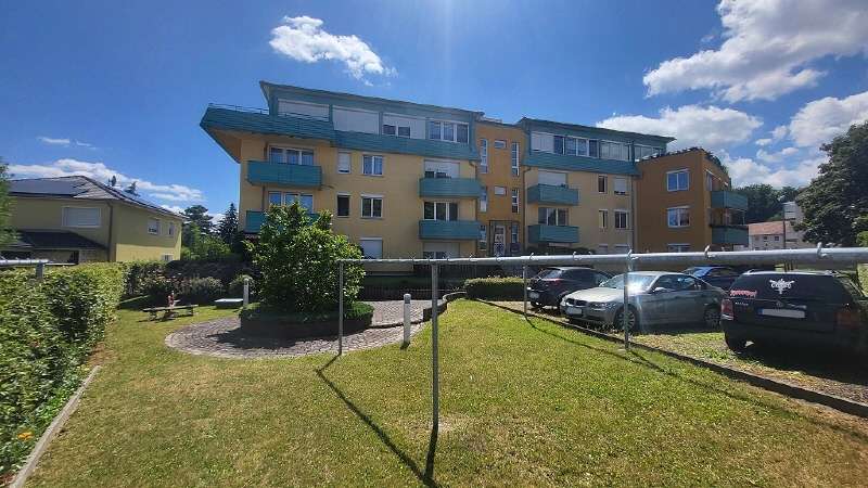 Wohnung zum Kaufen in Heidenau 96.000 € 64.28 m²