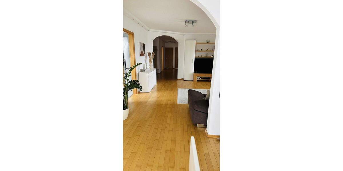 Moderne 4,5-Zimmer-Wohnung mit Balkon - ca. 130 m² in ruhiger Lage von Tauberbischofsheim 4 zimmer