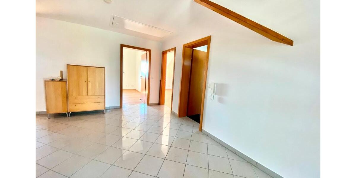 Dachgeschoßwohnung Wettenberg - 3 Zimmer, 95 m&sup2;, 950&euro; | Angebot:26341046