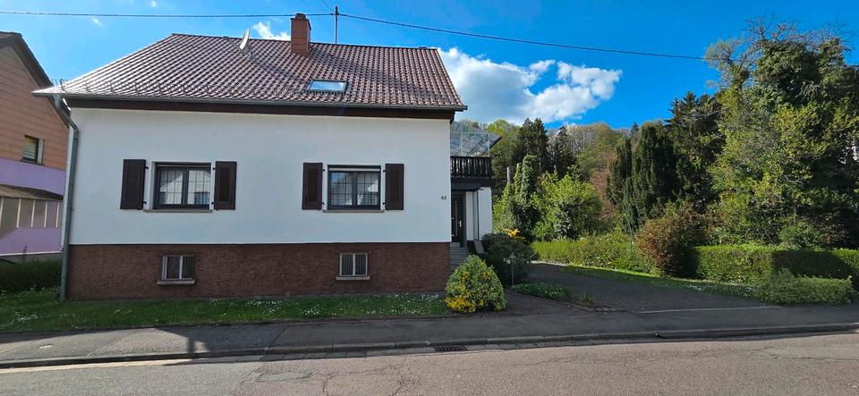 Einfamilienhaus Wadern - 8 Zimmer, 240 m&sup2;, 349.000&euro; | Angebot:26284900