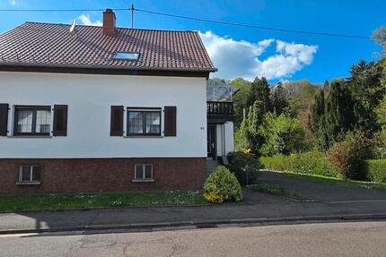 Haus Wadern - 8 Zimmer, 240 m&sup2;, 349.000&euro; | Angebot:26284900