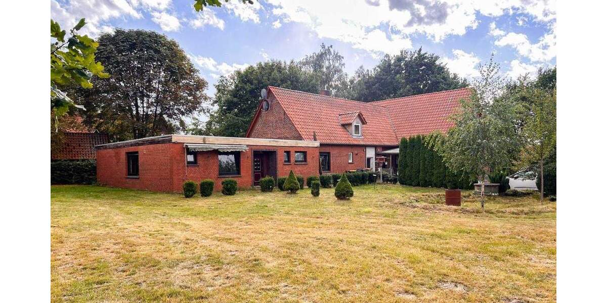 Sanierungsobjekt für die Verwirklichung Ihrer kreativen Ideen mit Haupt und Nebenhaus 9 zimmer