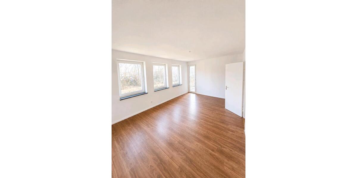 Etagenwohnung Porta Westfalica - 4 Zimmer, 100 m&sup2;, 850&euro; | Angebot:26610451