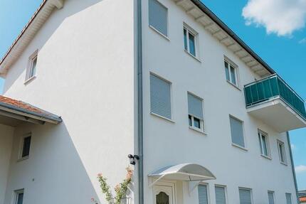 Wohn- und Geschäftshaus mit Halle im Industriegebiet Dieburg