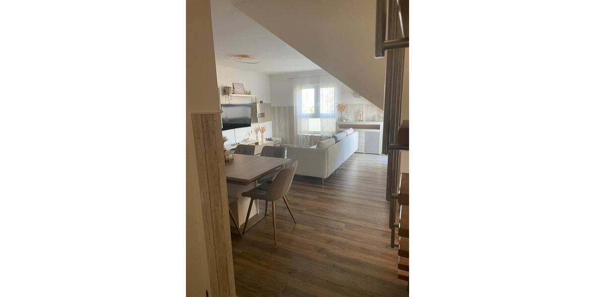 Dachgeschoßwohnung Bremerhaven - 4 Zimmer, 80 m&sup2;, 248.000&euro; | Angebot:27153425