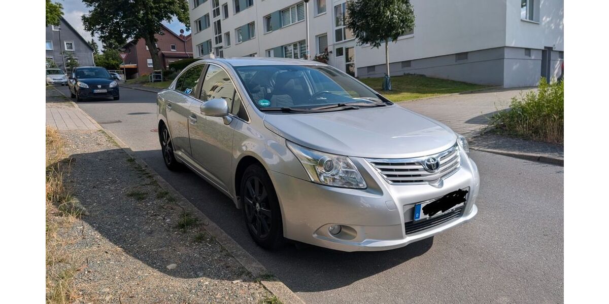 Toyota Avensis 99.280 km 7.800 &euro; Salzgitter 38259