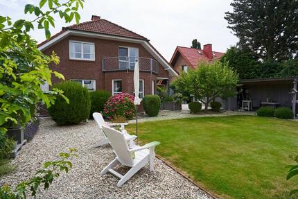 Einfamilienhaus mit Garten, Einbauküche, Garage und Keller zimmer