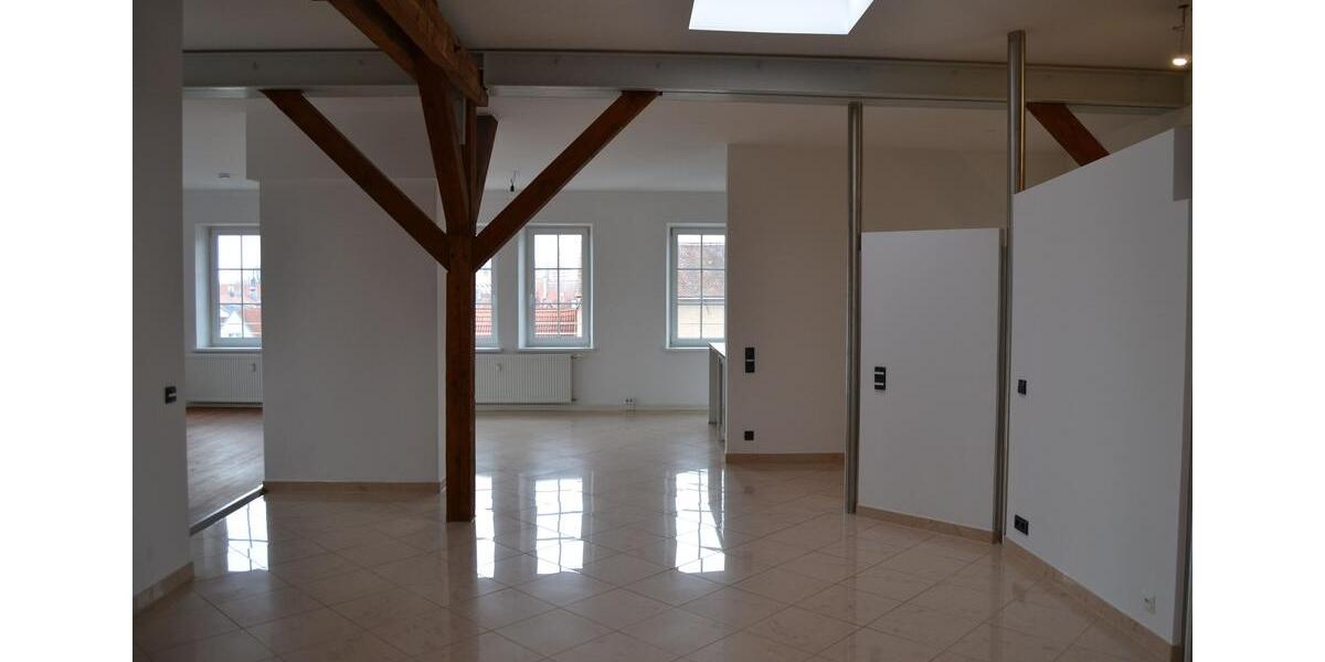 Dachgeschoßwohnung Augsburg - 5 Zimmer, 170 m&sup2;, 1.685&euro; | Angebot:26350218