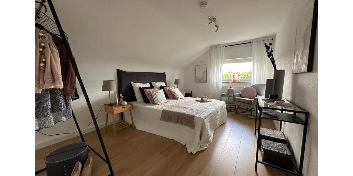 Dachgeschoßwohnung Ditzingen - 2.5 Zimmer, 52 m&sup2;, 970&euro; | Angebot:26007791