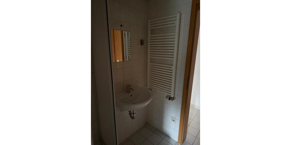 Hochparterre Aschersleben - 2 Zimmer, 35 m&sup2;, 30.000&euro; | Angebot:27007180