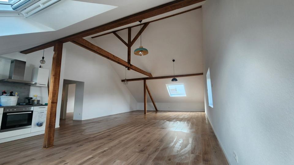 Dachgeschoßwohnung Völklingen - 2.5 Zimmer, 104 m&sup2;, 750&euro; | Angebot:26652037