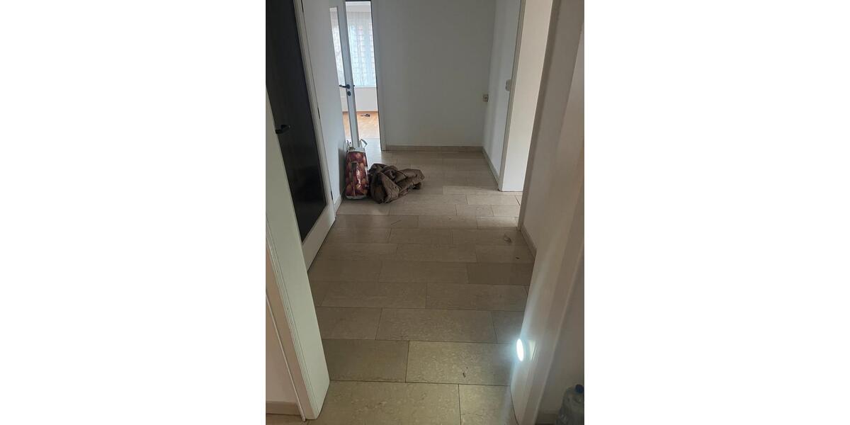 Etagenwohnung Kaiserslautern - 5 Zimmer, 135 m&sup2;, 1.250&euro; | Angebot:24715937