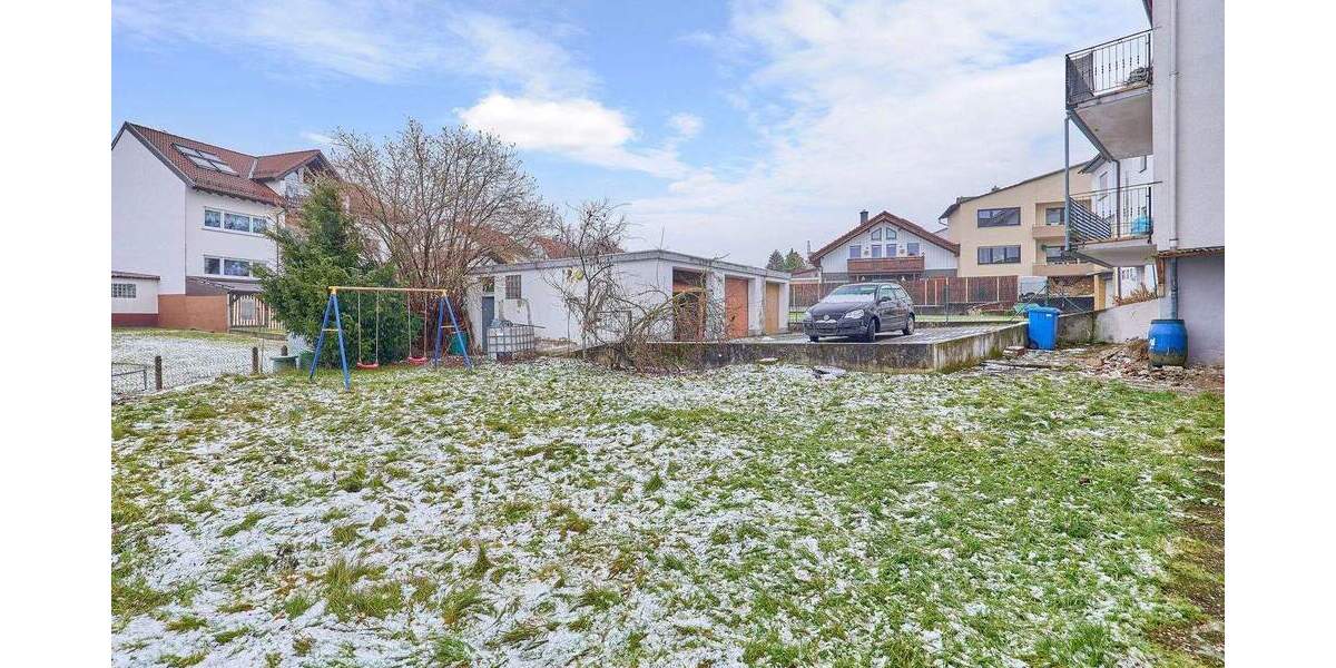 Sanierungsobjekt mit 829 m² Grundstück, 3 Garagen & flexiblem Nutzungskonzept - Mehrfamilienhaus, Wohnhaus Erbach | Angebot:25807636