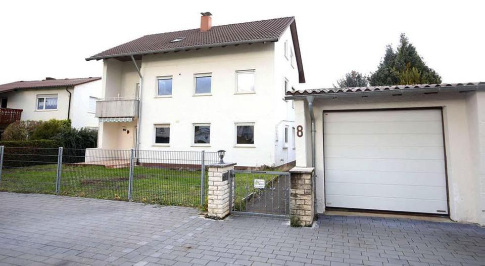 MEHRFAMILIENHAUS in guter WOHNLAGE 8 ZIMMER,5 STELLPLÄTZE,GARAGE 8 zimmer