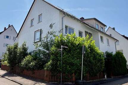 Haus zum Kaufen in Stuttgart-Stammheim 1.150.000 € 310.47 m² 14 zimmer