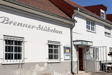 Wohnen, Arbeiten & Investieren: Einzigartiges Anwesen mit Gaststätte, Wohnungen und Naturgrundstück - Haus Ulmet | Angebot:26378321