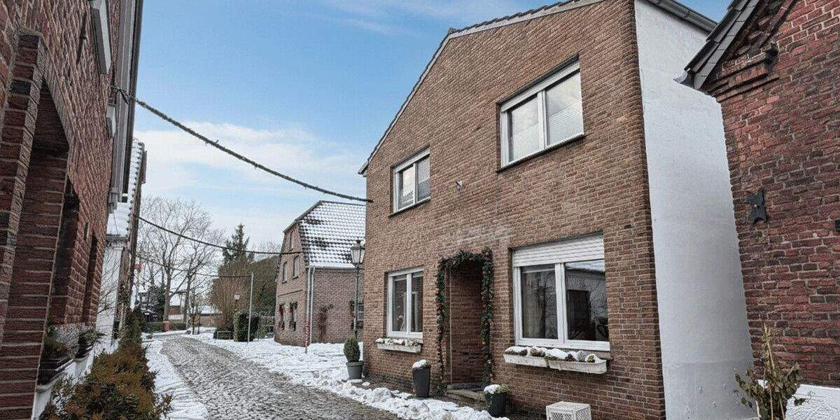 Einfamilienhaus Hünxe Krudenburg - 8 Zimmer, 246 m&sup2;, 550.000&euro; | Angebot:24858215