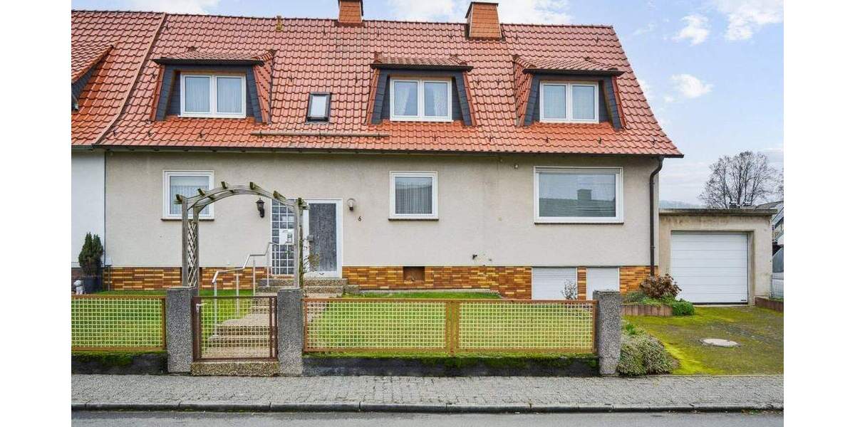 Ruhig gelegenes Zweifamilien-Doppelhaus - Ideal für Familie oder Mehrgenerationenwohnen 8 zimmer