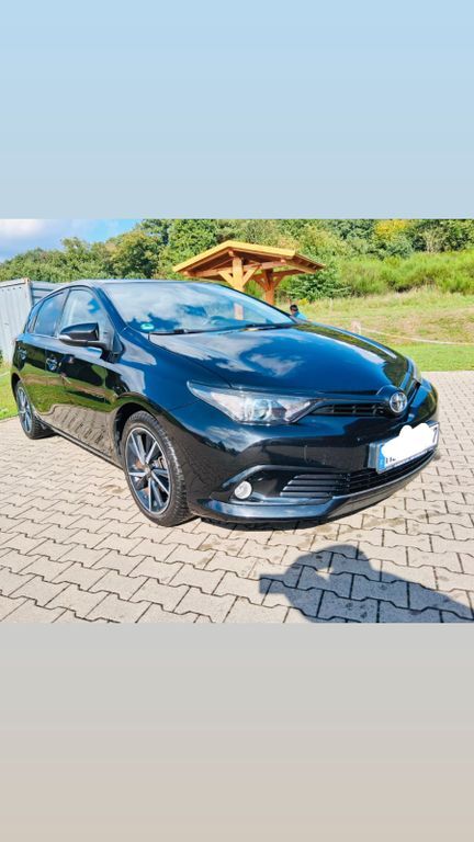 Toyota Auris 111.000 km 11.900 € Mettlach 66693