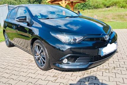 Toyota Auris 113.000 km 10.900 € Mettlach 66693