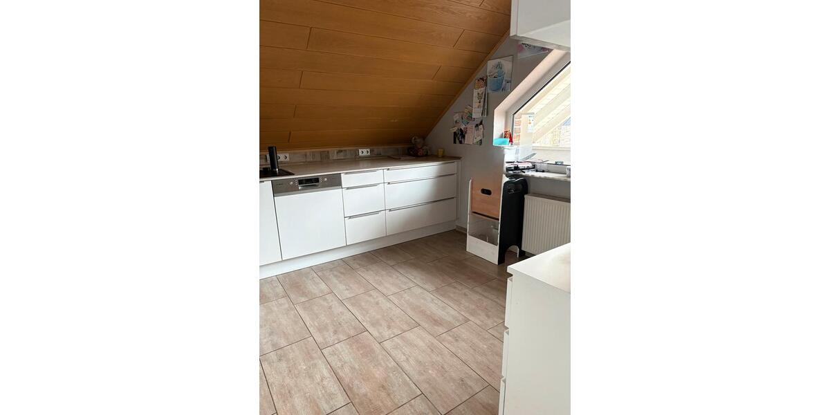 Dachgeschoßwohnung Tiefenbach - 3.5 Zimmer, 103 m&sup2;, 1.000&euro; | Angebot:24785650