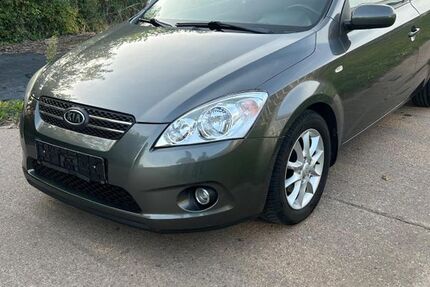 Kia pro ceed / ProCeed 140.000 km 2.550 &euro; Erfurt 99086