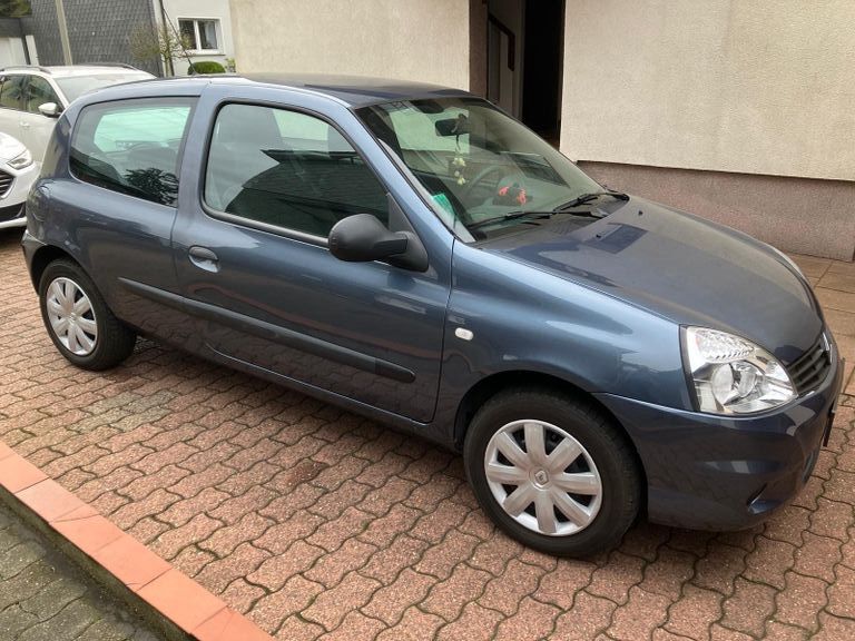Renault Clio 27.730 km 4.950 &euro; Oberhausen 46147