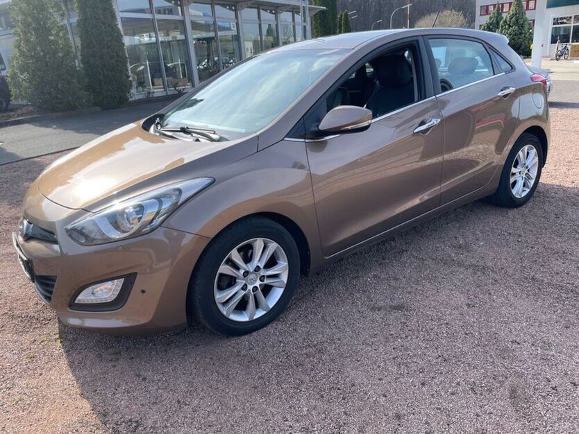 i30