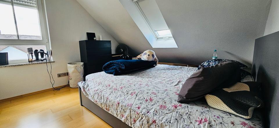 Dachgeschoßwohnung München Thalkirchen-Obersendling-Forstenried-Fürstenried-S - 2.5 Zimmer, 67 m&sup2;, 1.780&euro; | Angebot:26670272