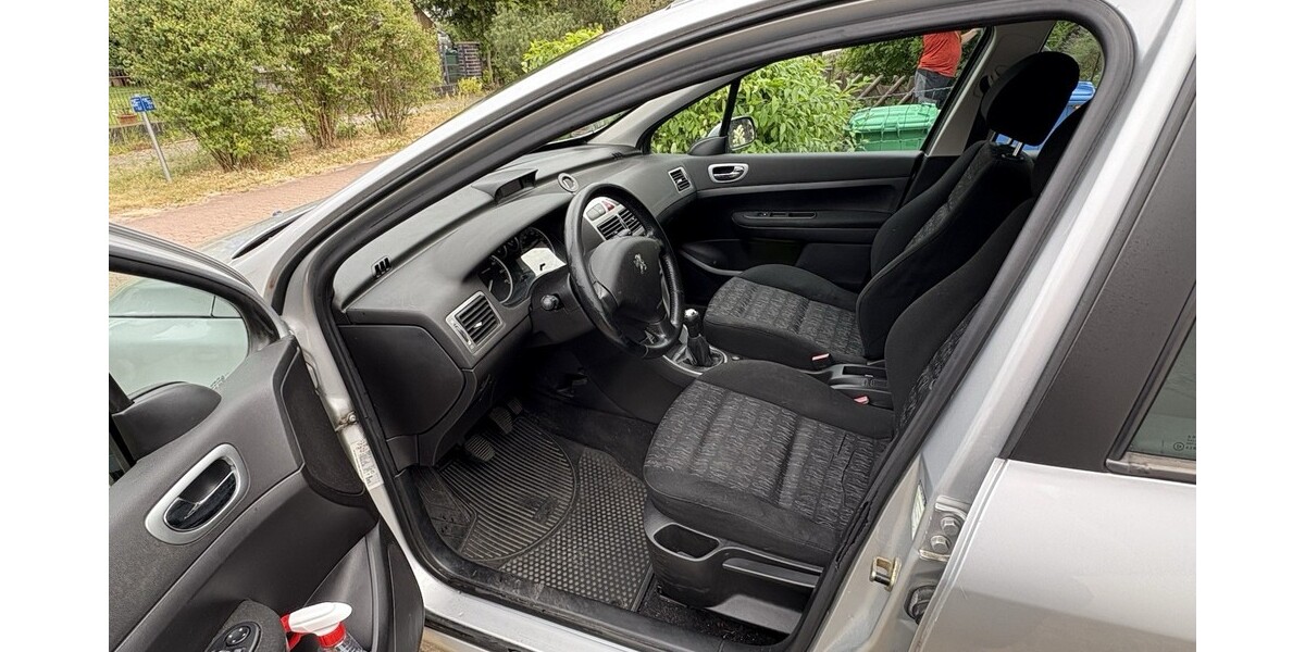 Peugeot 307 129.084 km 2.700 &euro; Heidesee 15754