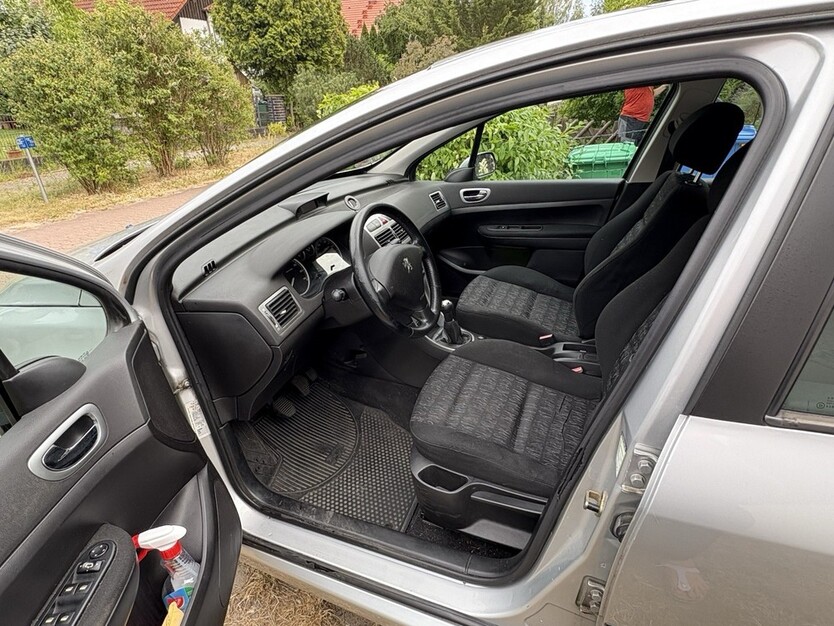 Peugeot 307 129.084 km 2.700 € Heidesee 15754