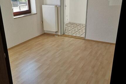 3-Zimmer Wohnung im EG in Pfarrkirchen mit Garage zimmer