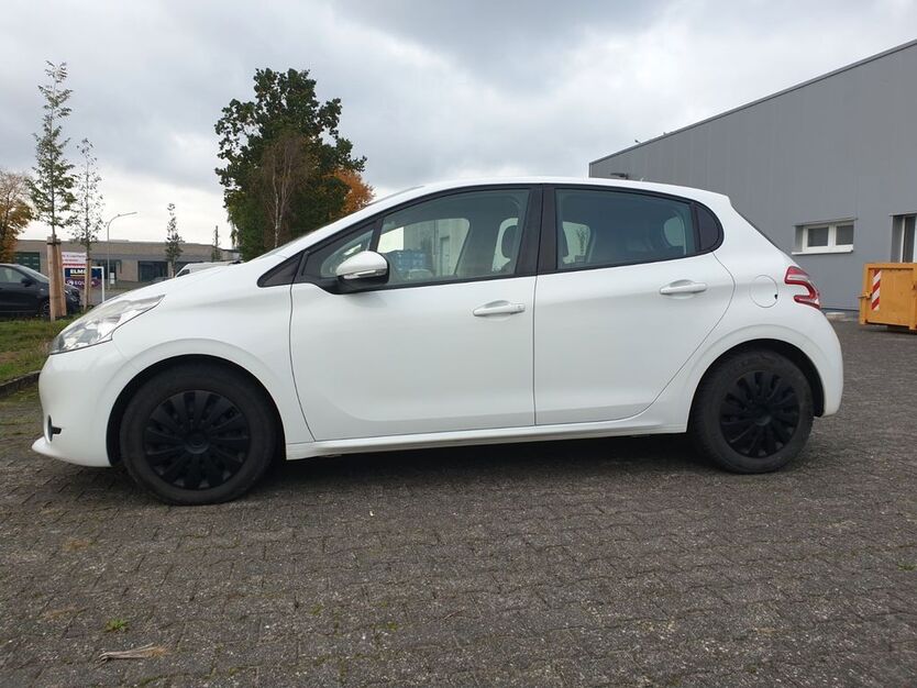 Peugeot 208 95.435 km 3.400 € Paderborn 33104