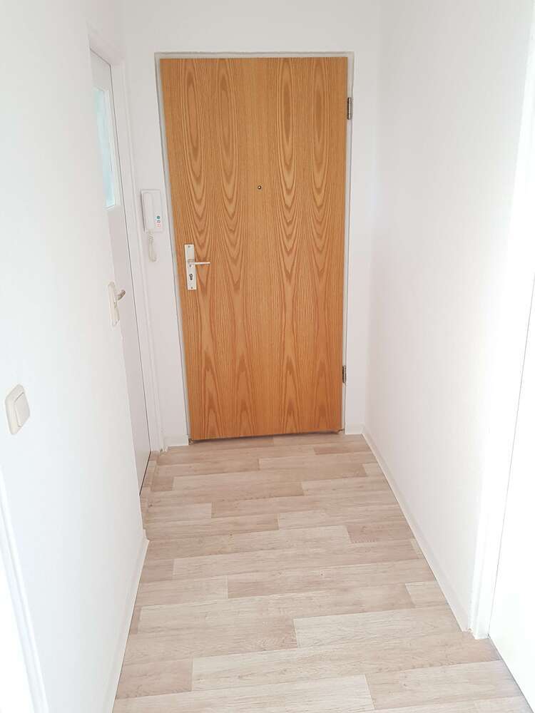 Wohnung zum Mieten in Neukieritzsch 350 € 49 m²