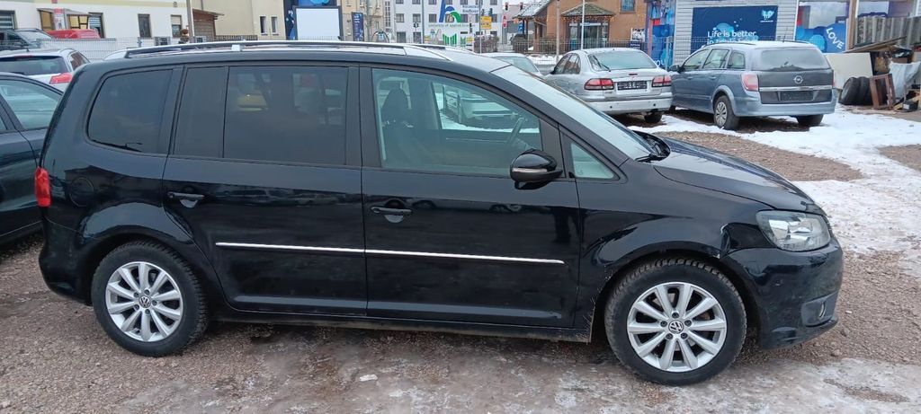 VW Touran 225.365 km 5.499 &euro; Nordhausen 99734