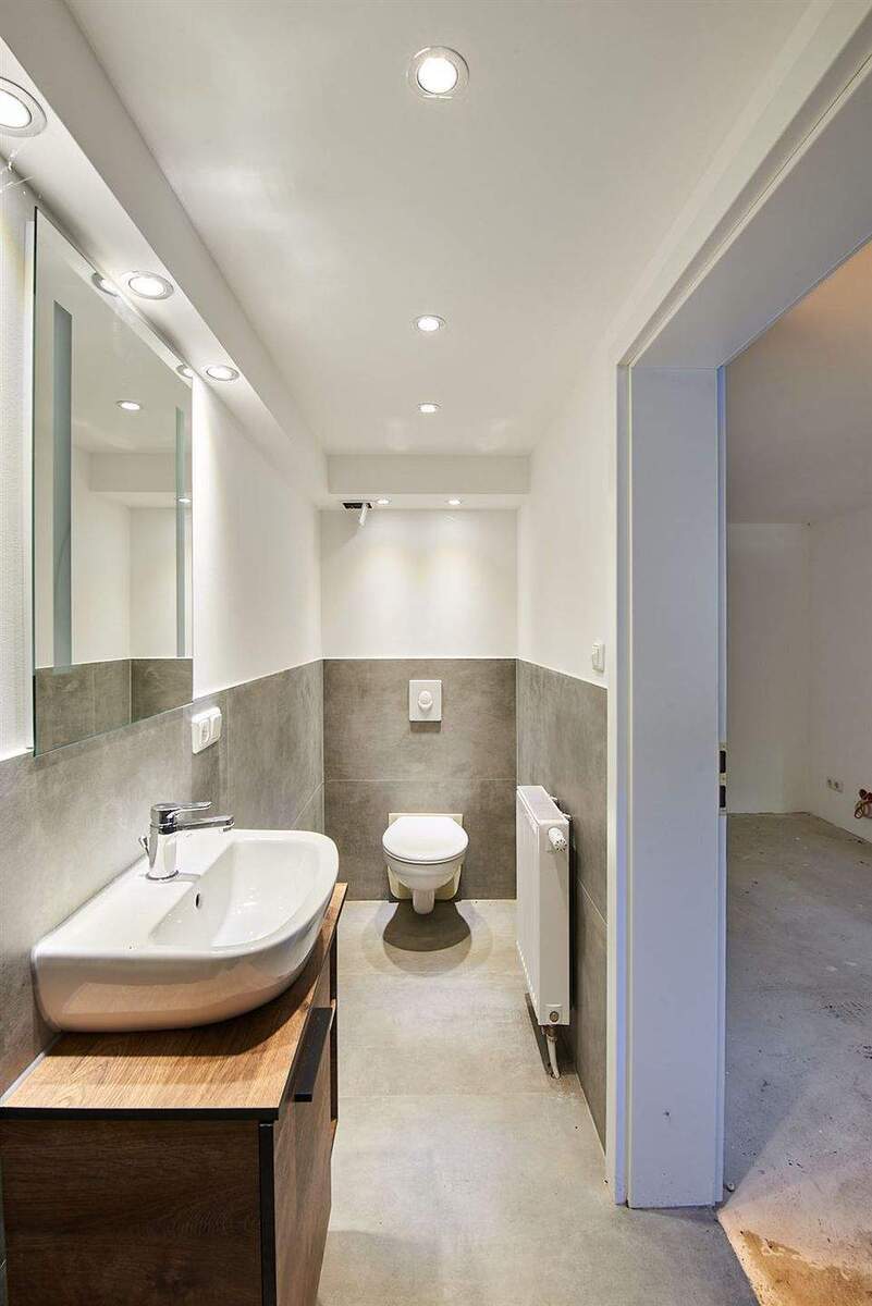 Provisionsfrei! Modernisiertes Raumwunder mit vielfältigen Nutzungs- und Gestaltungsmöglichkeiten 8 zimmer