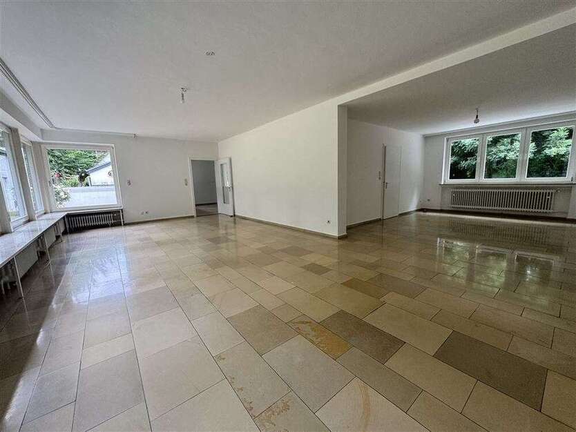 Haus zum Mieten in Hofgeismar 1.900 € 205 m²