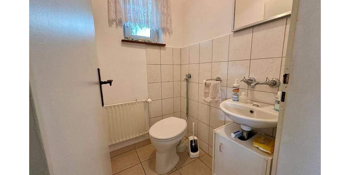 Einfamilienhaus Waldfischbach - 5 Zimmer, 151 m&sup2;, 219.000&euro; | Angebot:25802498