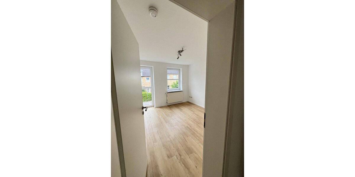 Reihenmittelhaus Flensburg Mürwik - 6 Zimmer, 150 m&sup2;, 1.500&euro; | Angebot:26891857