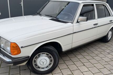 Mercedes-Benz 230 98.000 km 10.900 &euro; Finning 86923
