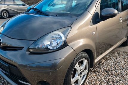 Toyota Aygo (X) 122.000 km 5.490 &euro; Berlin 10551
