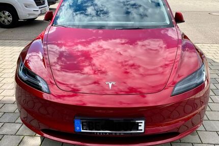 Tesla Model 3 12.900 km 46.600 € Markt Schwaben 85570