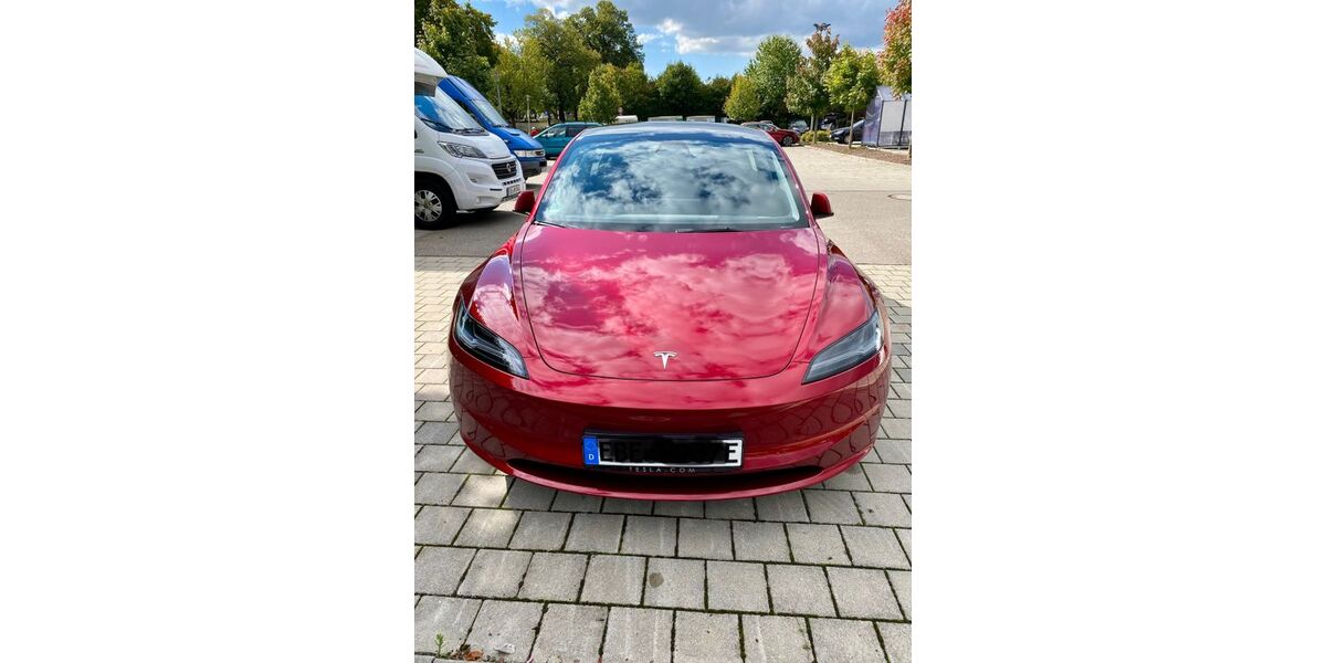 Tesla Model 3 12.900 km 46.600 € Markt Schwaben 85570